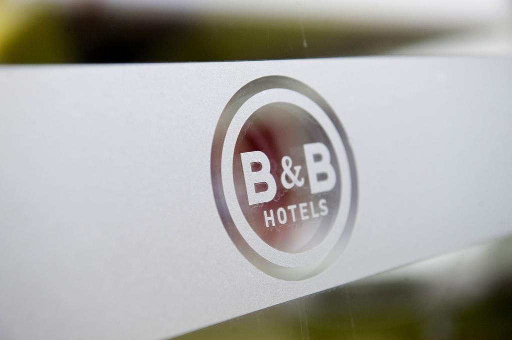 B&B Hotel Paris Porte Des Lilas Exteriör bild