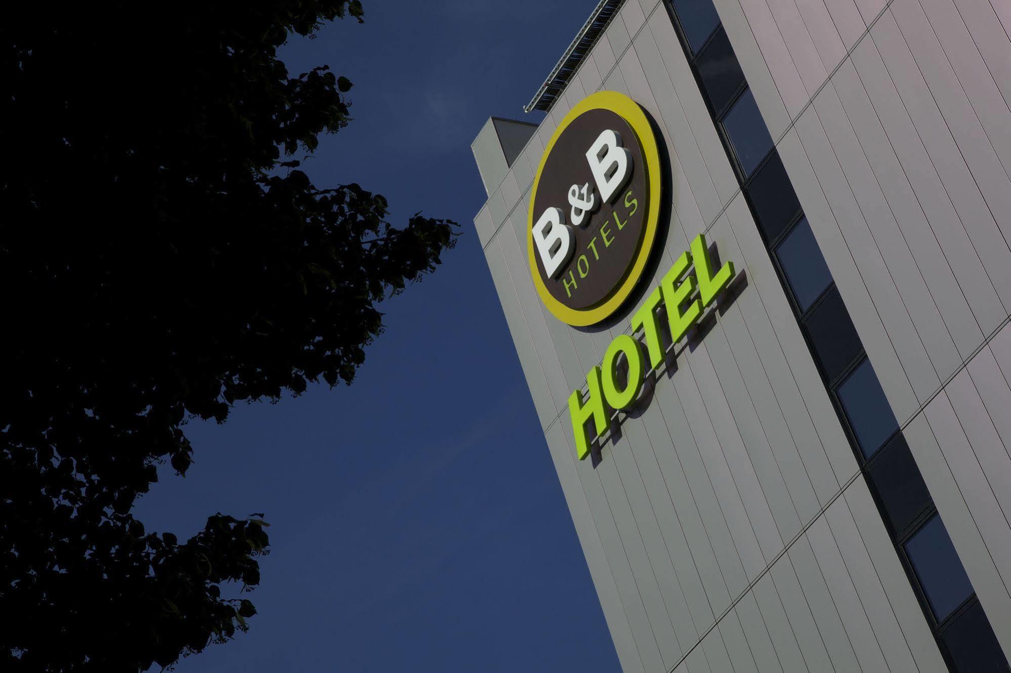 B&B Hotel Paris Porte Des Lilas Exteriör bild